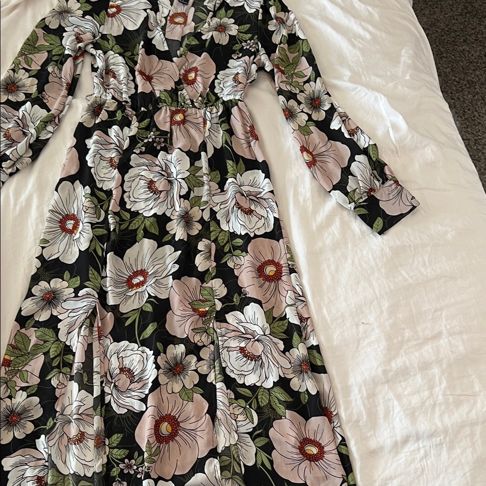 Forever 21 Black Floral Maxi Dress